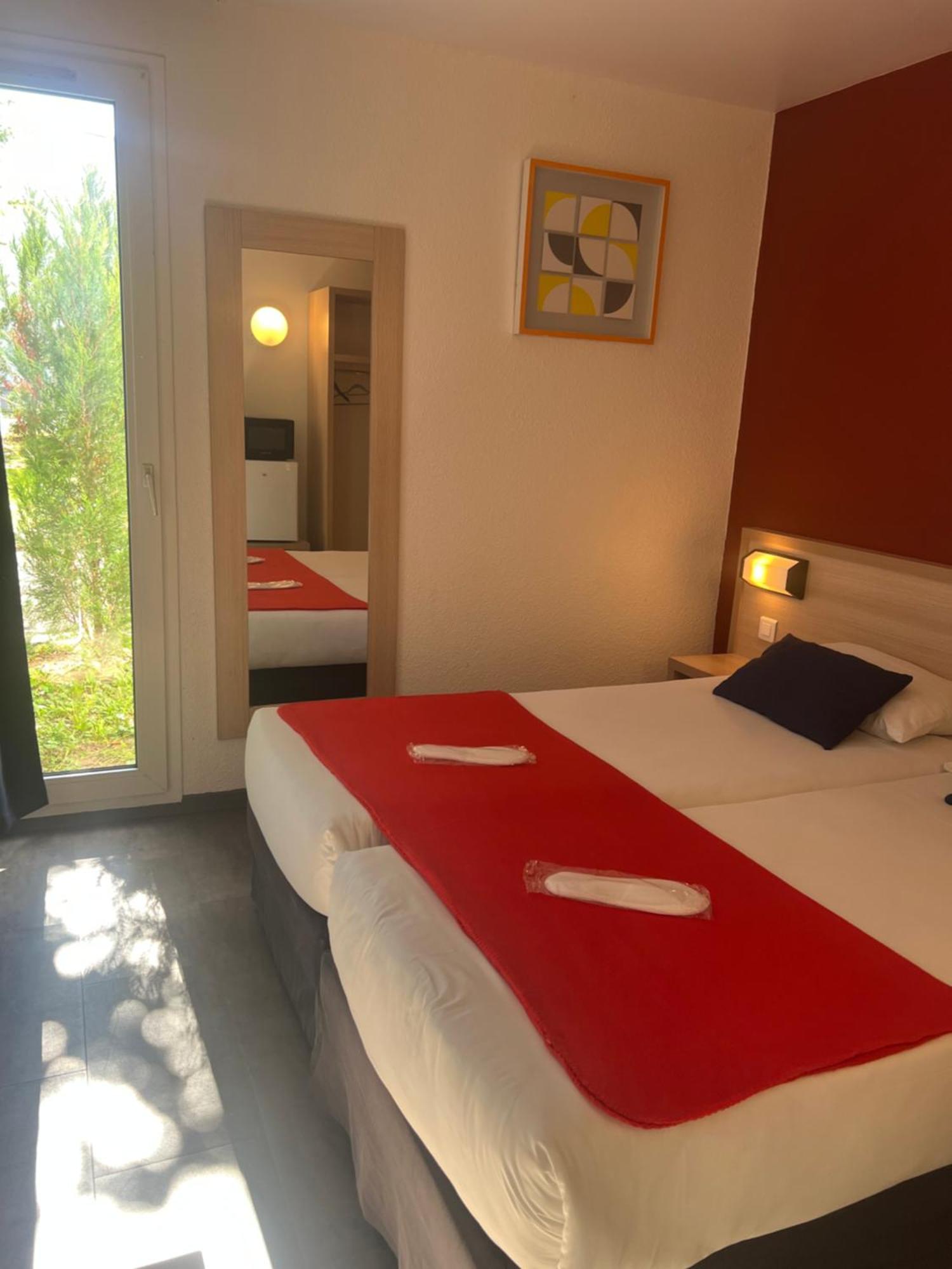 Budget Hotel Melun Sud - Dammarie Les Lys Bagian luar foto