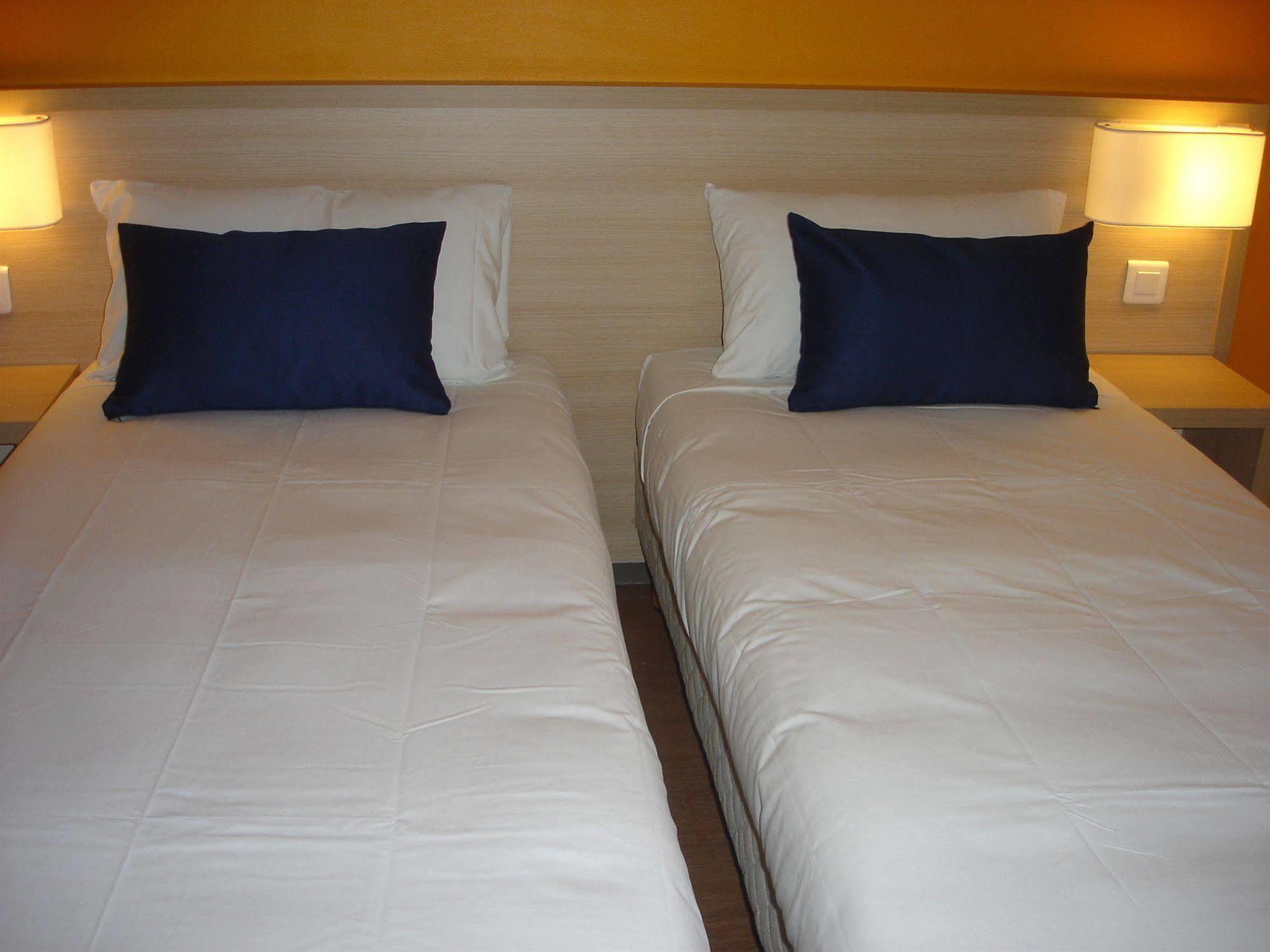 Budget Hotel Melun Sud - Dammarie Les Lys Bagian luar foto